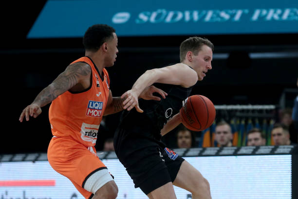 上也颇具功 上也颇具功